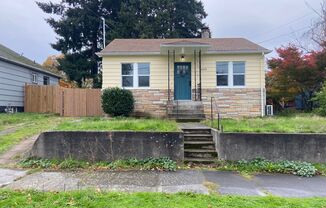 Newly Remodeled 2 Bedroom 2 Bathroom Home in NE Portland!!