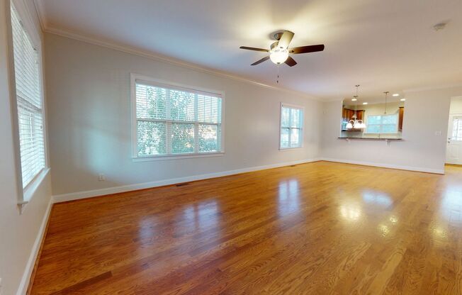 Spacious 4 BR/3.5 BA Craftsman in Wesley Heights w/ Garage