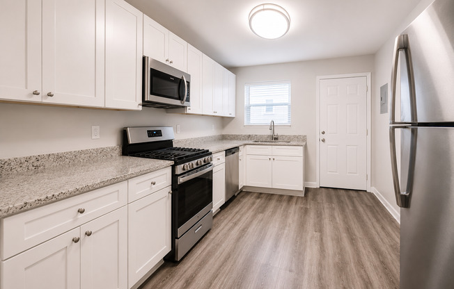 2 beds, 1 bath, 850 sqft, $1,100, Unit 00-F3