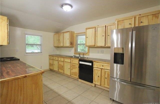 CHARMING GASTONIA HOME READY FOR RENT!
