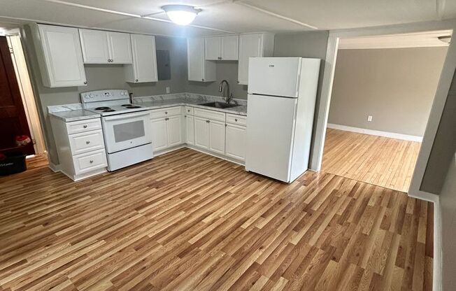 1 bed, 1 bath, 650 sqft, $1,600