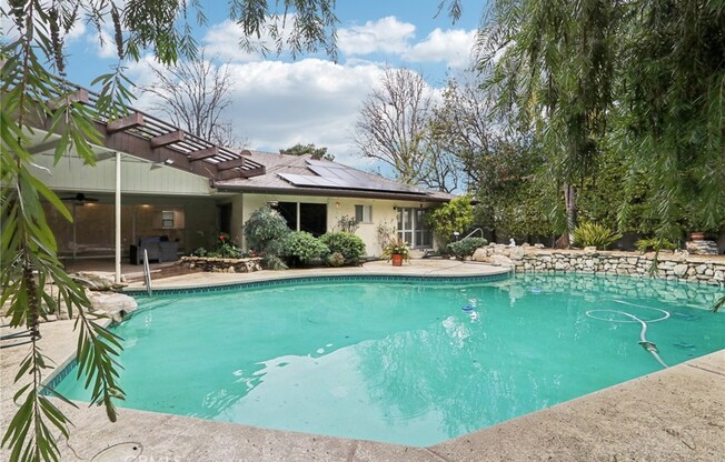 8942 OAK PARK AVE