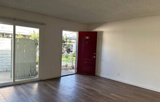 1 bed, 1 bath, 700 sqft, $1,350, Unit 49