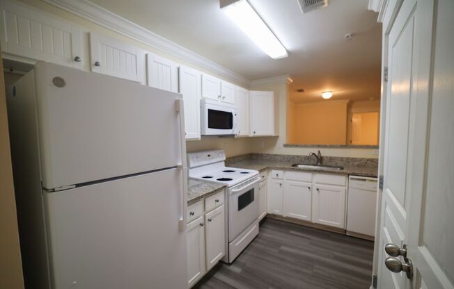 3 beds, 3 baths, 1,366 sqft, $575, Unit Apt 1023