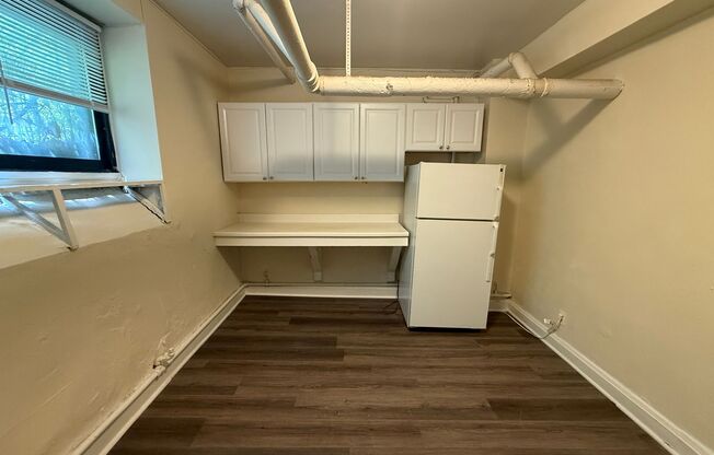 1 bed, 1 bath, $975, Unit 3