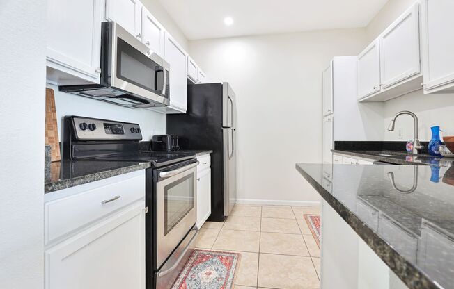 3 beds, 2 baths, $2,150, Unit Apt 711