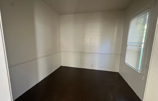 1 bed, 1 bath, 600 sqft, $750, Unit 3821 E 55th St - #2