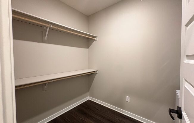 Studio, 1 bath, 580 sqft, $1,099, Unit 517