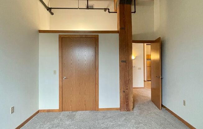 2 beds, 1 bath, 864 sqft, $1,750, Unit 212