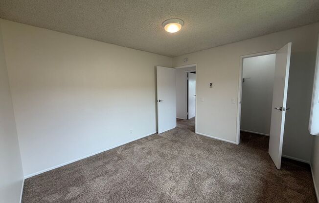 2 beds, 1 bath, 980 sqft, $2,500, Unit 054