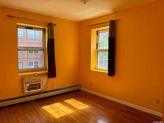 2 beds, 1 bath, $2,350, Unit 4I