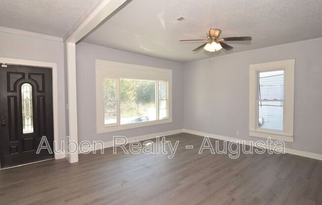 1015 8 ST
