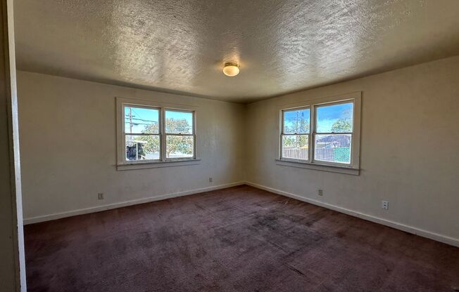 3 beds, 1 bath, $1,175