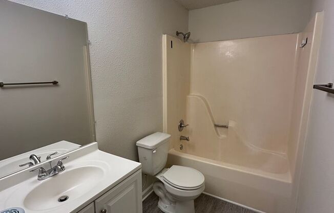 2 beds, 1 bath, $850