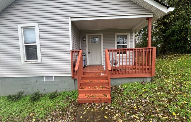3 Bed, 2 Bath House in Clarksville!!