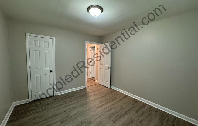 2 beds, 1 bath, $1,300