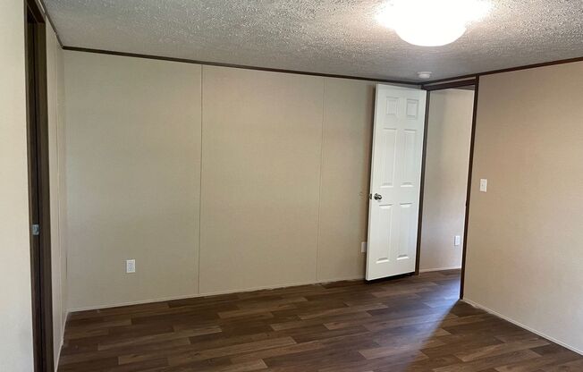 BRAND NEW 3 BED, 2 BATH MOBILE HOME IN DENTON AREA!