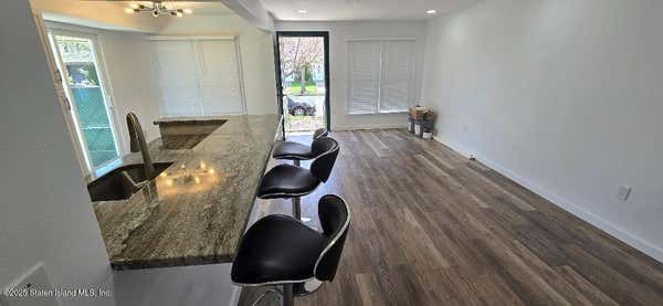 239 FINLEY AVE