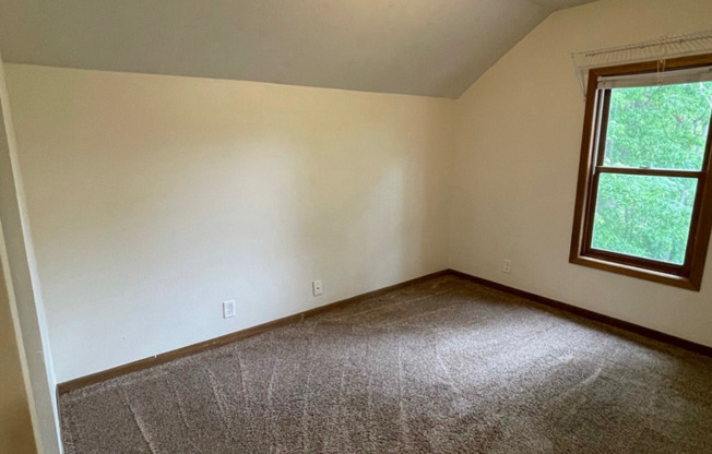 3 beds, 1 bath, $1,500