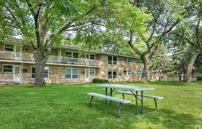 2 beds, 1 bath, 875 sqft, $1,770, Unit 26A