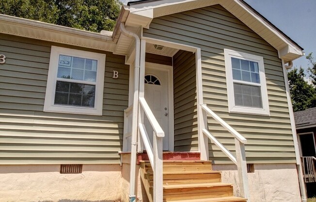 Adorable 2bd/1.5ba Duplex Less Than 1 Mile From Downtown Durham!