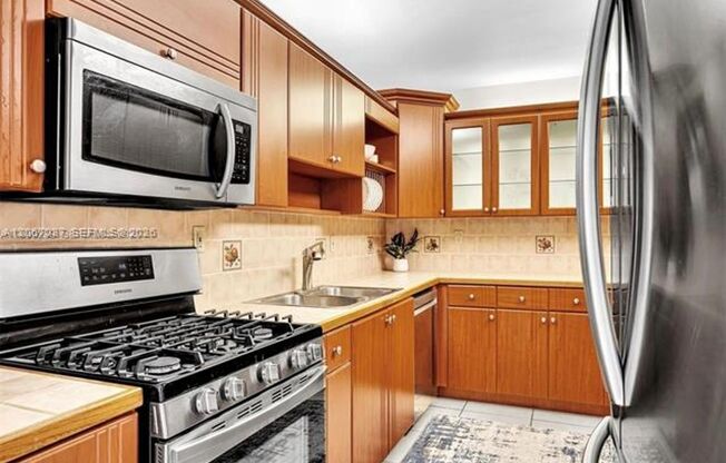 3140 S Ocean Dr cu-206, Hallandale Beach, FL 33009