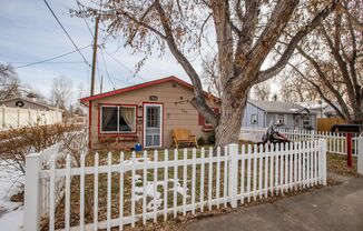 Cozy 2 Bedroom in old town Loveland.