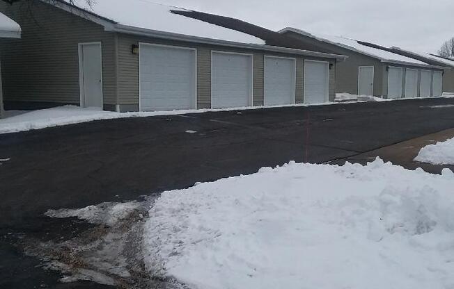 3 beds, 1 bath, 1,036 sqft, $1,095, Unit 2936