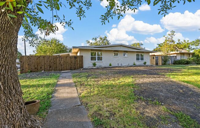 Charming duplex 2 bedroom, 2 bath in Richardson, TX