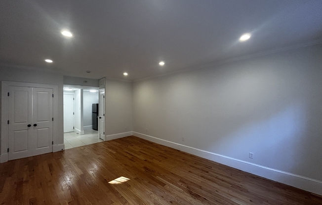 Studio, 1 bath, 350 sqft, $2,650, Unit BR
