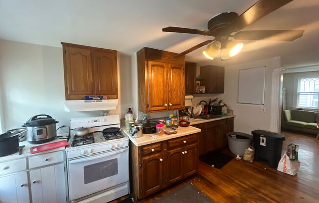 3 beds, 1 bath, 1,011 sqft, $2,500, Unit 19 Woodland St. - 3rd Fl