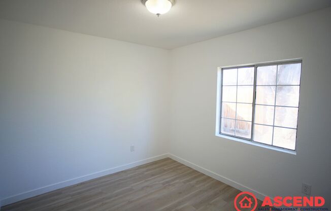 3 beds, 1 bath, 998 sqft, $1,400, Unit Unit A