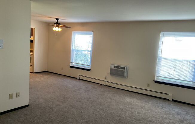 Studio, 1 bath, 551 sqft, $934, Unit F202