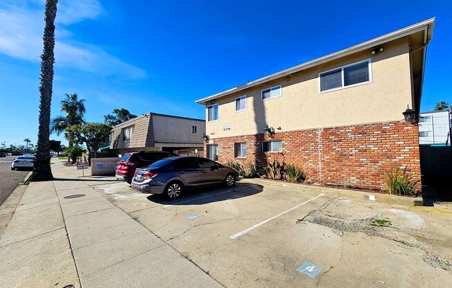 Spacious 1 & 2 Bedroom Apartments | Bond Street | Pacific Beach