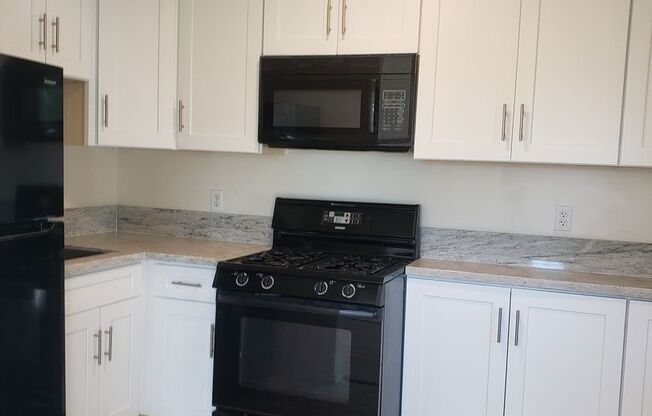 1 bed, 1 bath, $1,850, Unit 4714