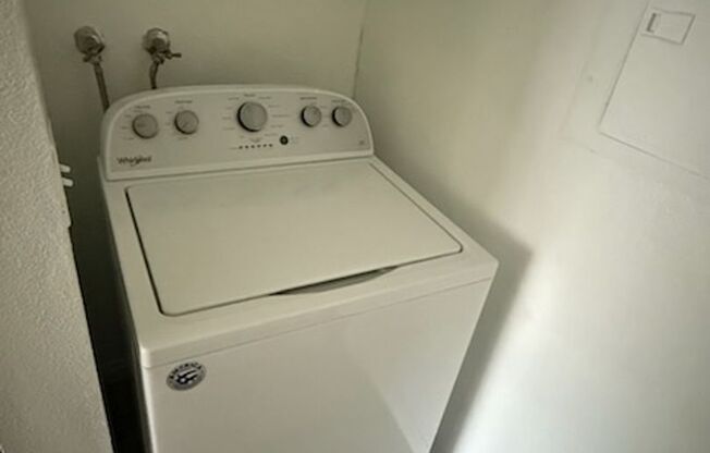 1 bed, 1.5 baths, $1,145, Unit # 2148