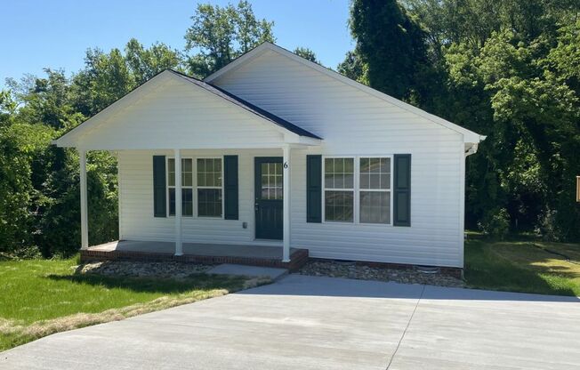Newer 3 Bedroom Ranch near Downtown Concord