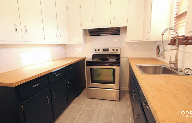 2 beds, 1 bath, $1,150