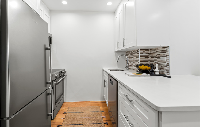 1 bed, 1 bath, 813 sqft, $5,300, Unit 7K