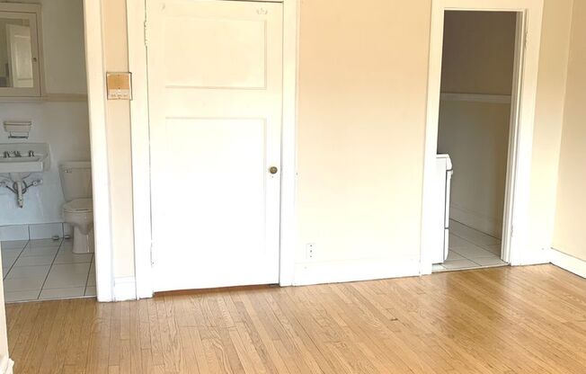 1303 Cass