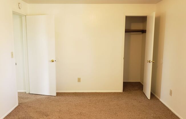 2 beds, 1.5 baths, 968 sqft, $1,350, Unit 100