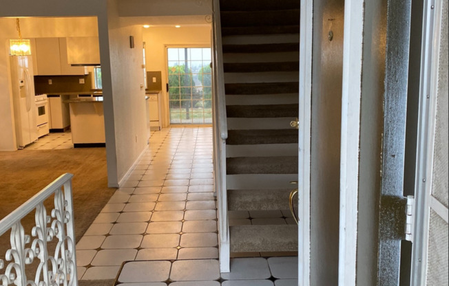 4 beds, 2.5 baths, $4,950