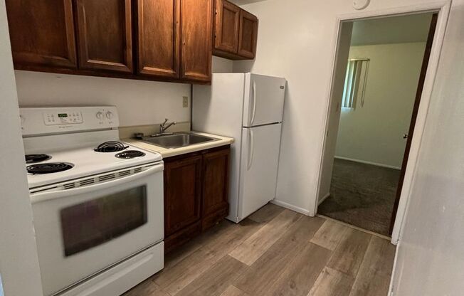 1 bed, 1 bath, 800 sqft, $1,100, Unit 1904 W 58