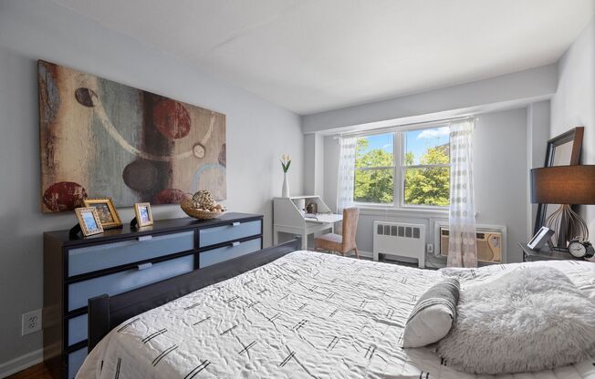 2 beds, 1 bath, 930 sqft, $1,625, Unit 415