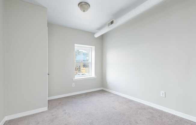 3 beds, 1 bath, 1,000 sqft, $1,995, Unit 1422-E