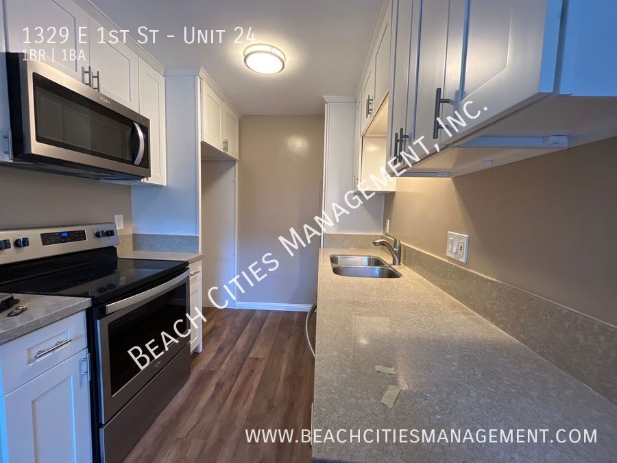 1329 E 1 ST