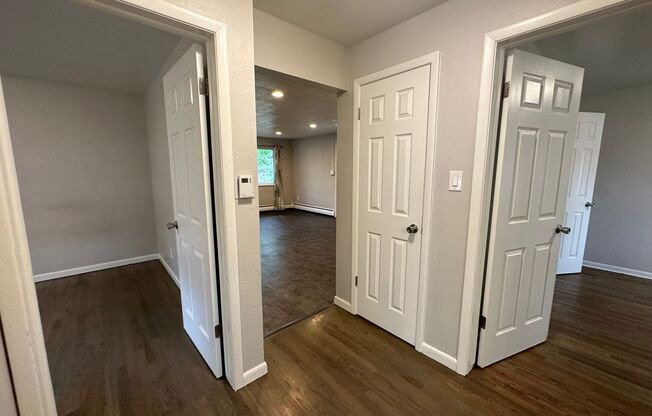 3 beds, 1 bath, 1,027 sqft, $1,299, Unit 203