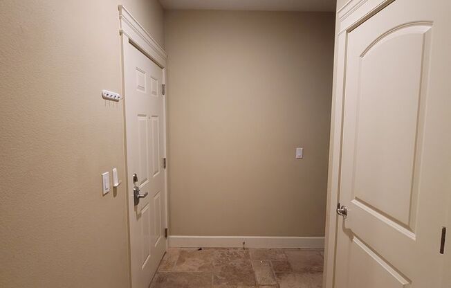 Contemporary Condo in Johns Landing