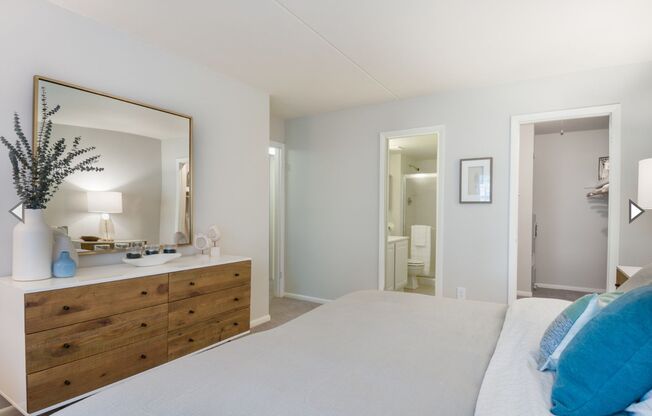 2 beds, 2 baths, 1,298 sqft, $2,580, Unit 367
