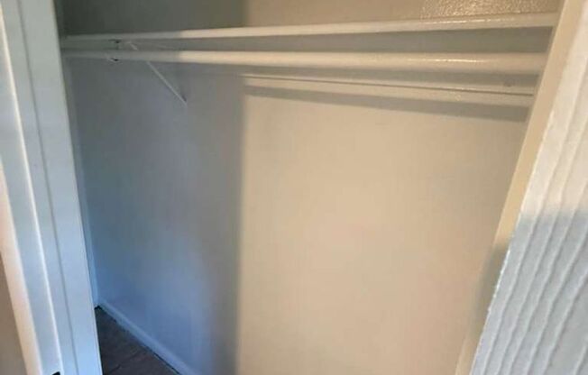 2584-2586 Chestnut Woods Dr